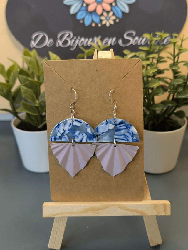 Boucles d'oreilles en deux parties, bleu et violet. 