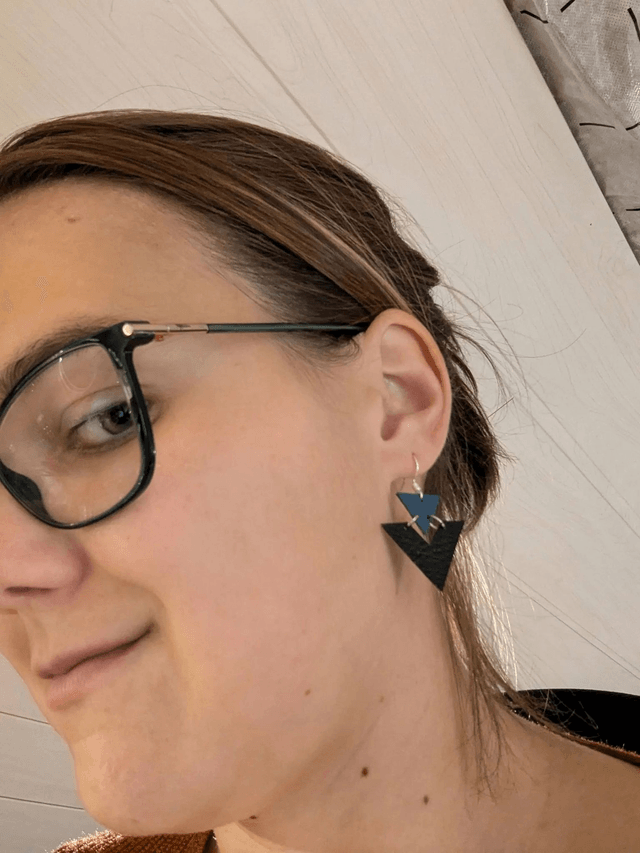Boucles d'oreilles en similicuir, double face tissus enduit, bleu et noir, fermoir argent 925